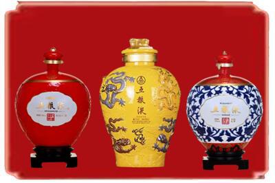 崇左市大新烟酒回收五粮液各种摆件.jpg